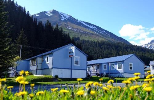 Seward Hotel | The Tides Inn