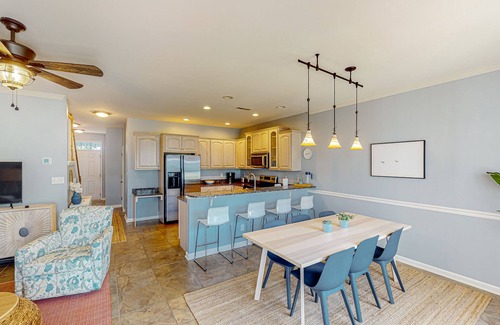 Rehoboth Beach House | The Tides townhouse in Rehoboth Beach with pool access
