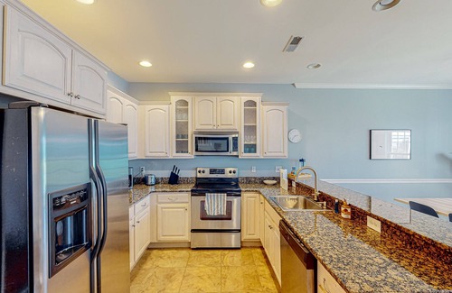 Rehoboth Beach House | The Tides townhouse in Rehoboth Beach with pool access