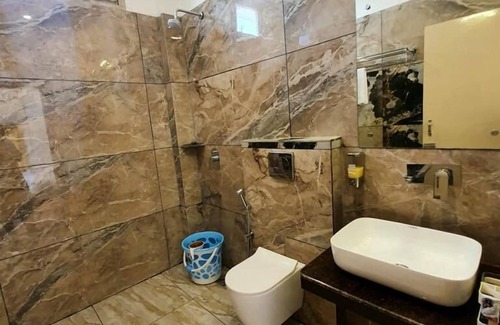 Dhela Hotel | The Tiger Claw Resort