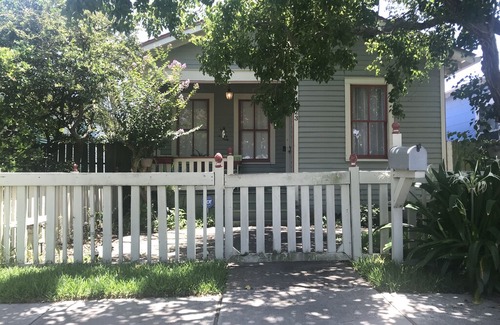 Galveston House | The tiki cottage by the sea