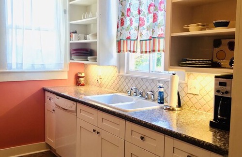 Galveston House | The tiki cottage by the sea