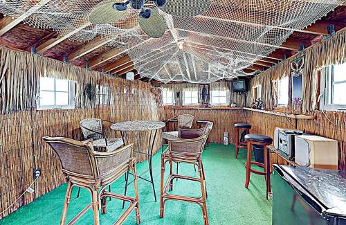 Ocean Isle Beach House | The Tiki Hut