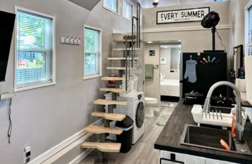 Navarre House | The Tiny Haven