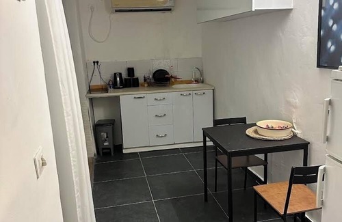 Neve Tzedek Apartment | The Tiny Oasis Of Neve Tzedek