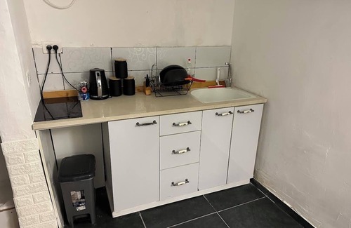 Neve Tzedek Apartment | The Tiny Oasis Of Neve Tzedek