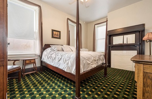 Farmington Hotel | The Titlow | Historic Victorian Inn Room