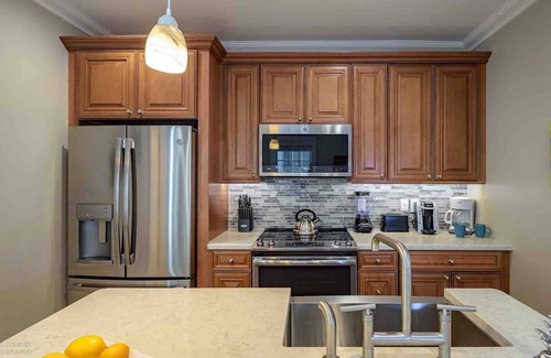 Historic Seaport House | *THE TOASTED COCONUT @ OLD TOWN* Fully Restored + Pool + LAST KEY SERVICES…