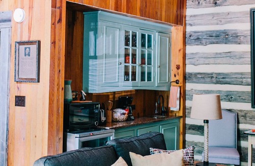 Spotsylvania Cabin | The Tobacco Barn - Stevenson Ridge