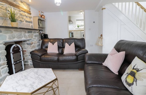 Dolgellau Cottage | THE TOLL HOUSE, pet friendly, character holiday cottage in Dolgellau