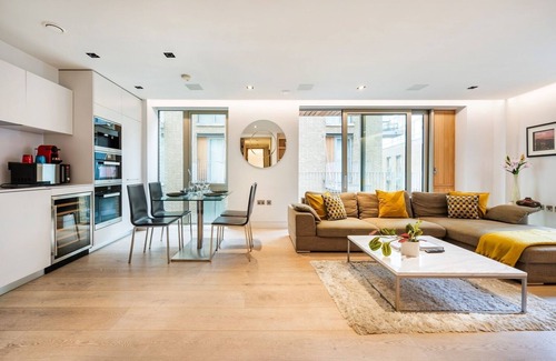 Riverside Apartment | The Tower Bridge DeLuxe Flat