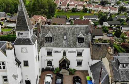 Crieff Apartment | The Tower - Snowdrop Room