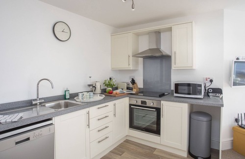 Criccieth Cottage | THE TOWERS - ARDUDWY, romantic in Criccieth