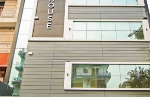 Pashim Vihar Hotel | The Town House