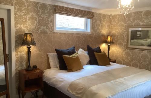 Ayr Bed & Breakfast | The Townhouse Ayr - Luxury B&B - adults only