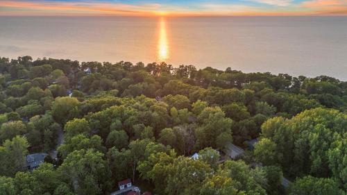Union Pier House | The Townie Cottages - All Units
