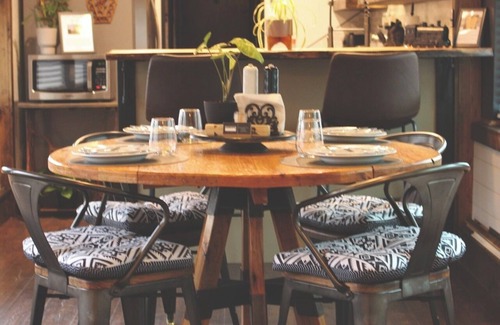 Eastland Bed & Breakfast | The Train - Unique Travel Stay - Vintage Pullman Railcar with Modern Comforts