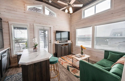 Fredericksburg Cottage | The Tranquil Tiny Haus - 205