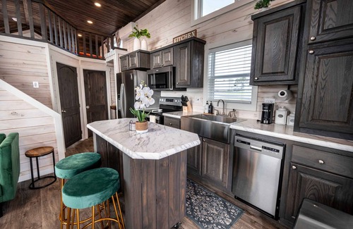 Fredericksburg Cottage | The Tranquil Tiny Haus - 205