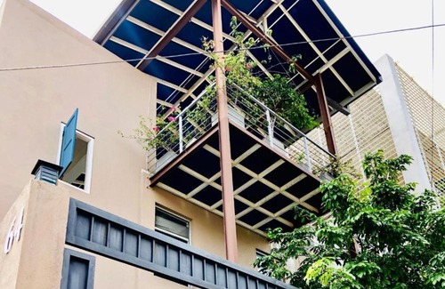 Thimbirigasyaya Bed & Breakfast | The Transit 64