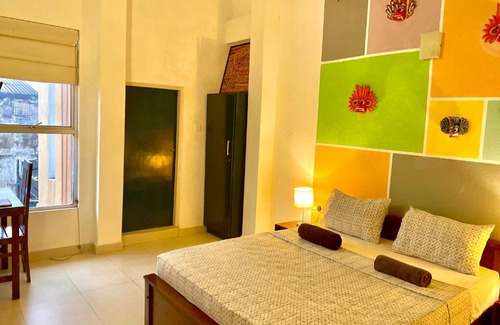 Thimbirigasyaya Bed & Breakfast | The Transit 64