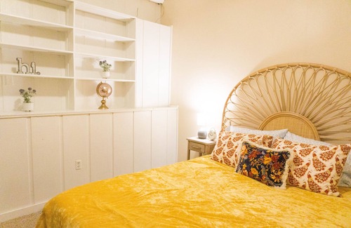 Kabletown Apartment | The Travelers Rest in Harpers Ferry by the lake