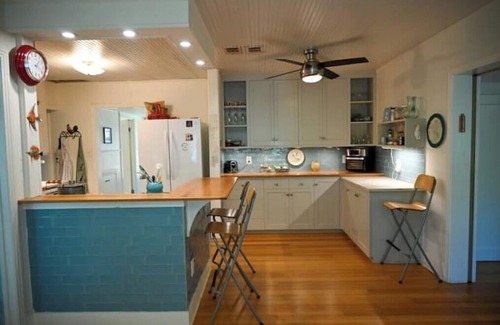 Greater South River City House | The Travis Heights Farm House