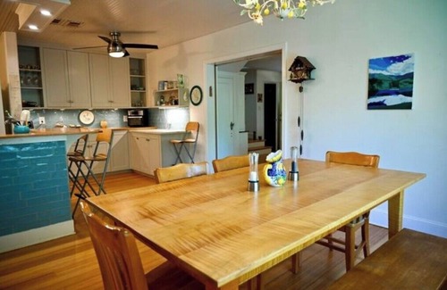 Greater South River City House | The Travis Heights Farm House