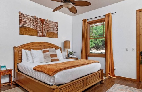 Cornville House | The Tree House Pool & Spa + Oak Creek Access