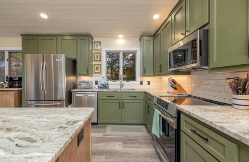 Bracey House | The Tree House | Spectacular Water Views | Freshly Renovated