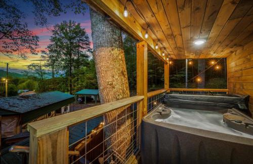 Hayesville House | The Tree Spa, Tiny Cabin w Hot Tub in the trees