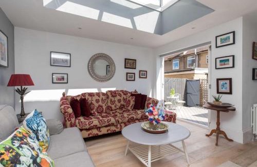 Eton House | The Treehouse, Eton High Street, Walk 2 Windsor