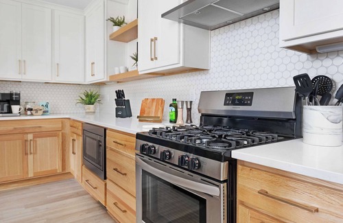 Maxwell House | The Trillium & The Iris - 2 homes, 6 bedrooms