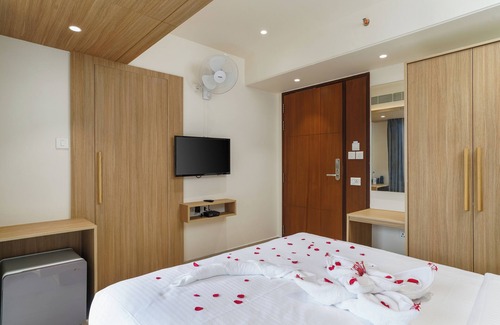 Shenoys Hotel | The Trios Hotel