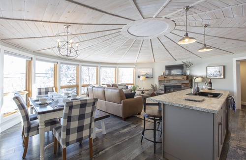 Huntsville House | The Triple Round House, In The Heart Of Hidden Valley Ski Hill & Peninsula Lake