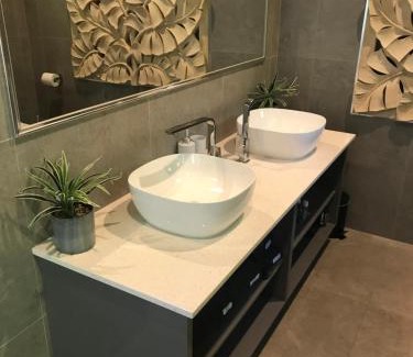 Nightcliff House | The Tropical Sanctuary