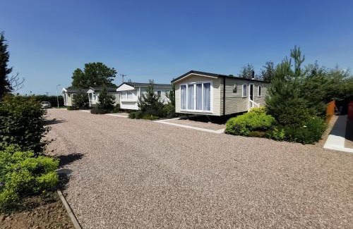 Overton-on-dee Resort | The Trotting Mare Holiday Lets - Adults Only