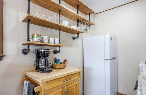Twin Lakes Cabin | The Trout Retreat | Lake+Alpine Views | Fast Wifi