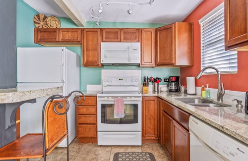 Peter Howell House | The Tucsonan Style Casita