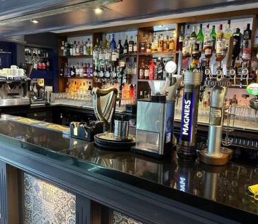 Airdrie Hotel | The Tudor Hotel