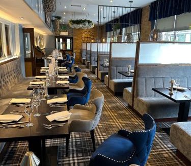Airdrie Hotel | The Tudor Hotel