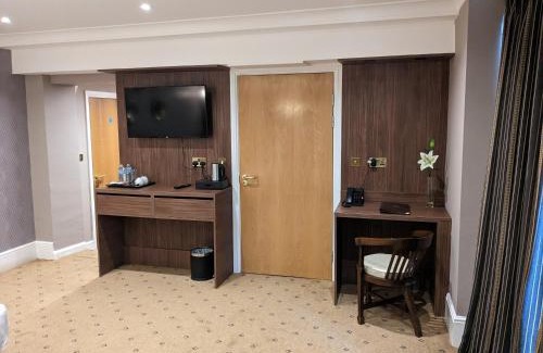Eastcote and East Ruislip Hotel | The Tudor Hotel
