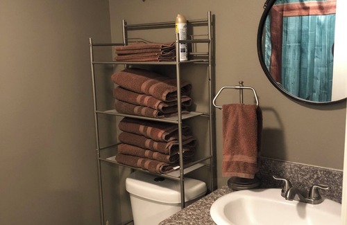 Boothville-Venice Cabin | The Tuna Lodge is a quiet secluded 3 bedroom 2 full bath lodge in Venice LA