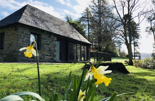 Lochgilphead House | The Turbine House: Cosy Romantic Getaway on Private Ellary Estate -Pets Welcome