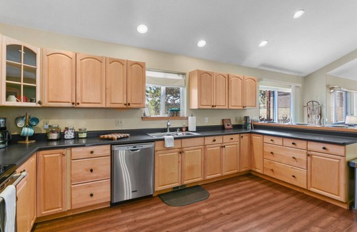 Florissant Cabin | The Turkey Roost Cabin, 3 Bedrooms with a Game Room and Patio