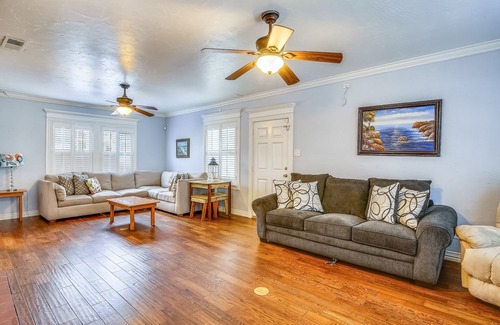 Galveston House | The Turquoise Turtle | Pet Friendly, Pool, Fence!