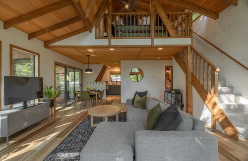 Wright City Ski Chalet | The Turrach Treehouse by Innsbrook Vacations!