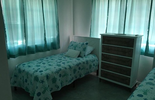Englewood House | The Turtle Nest