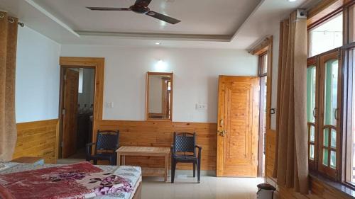 Naddi House | The Tushar Homestay