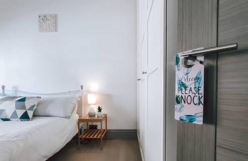 South Twickenham Apartment | The Twickenham Apartment Near Strawberry Hill